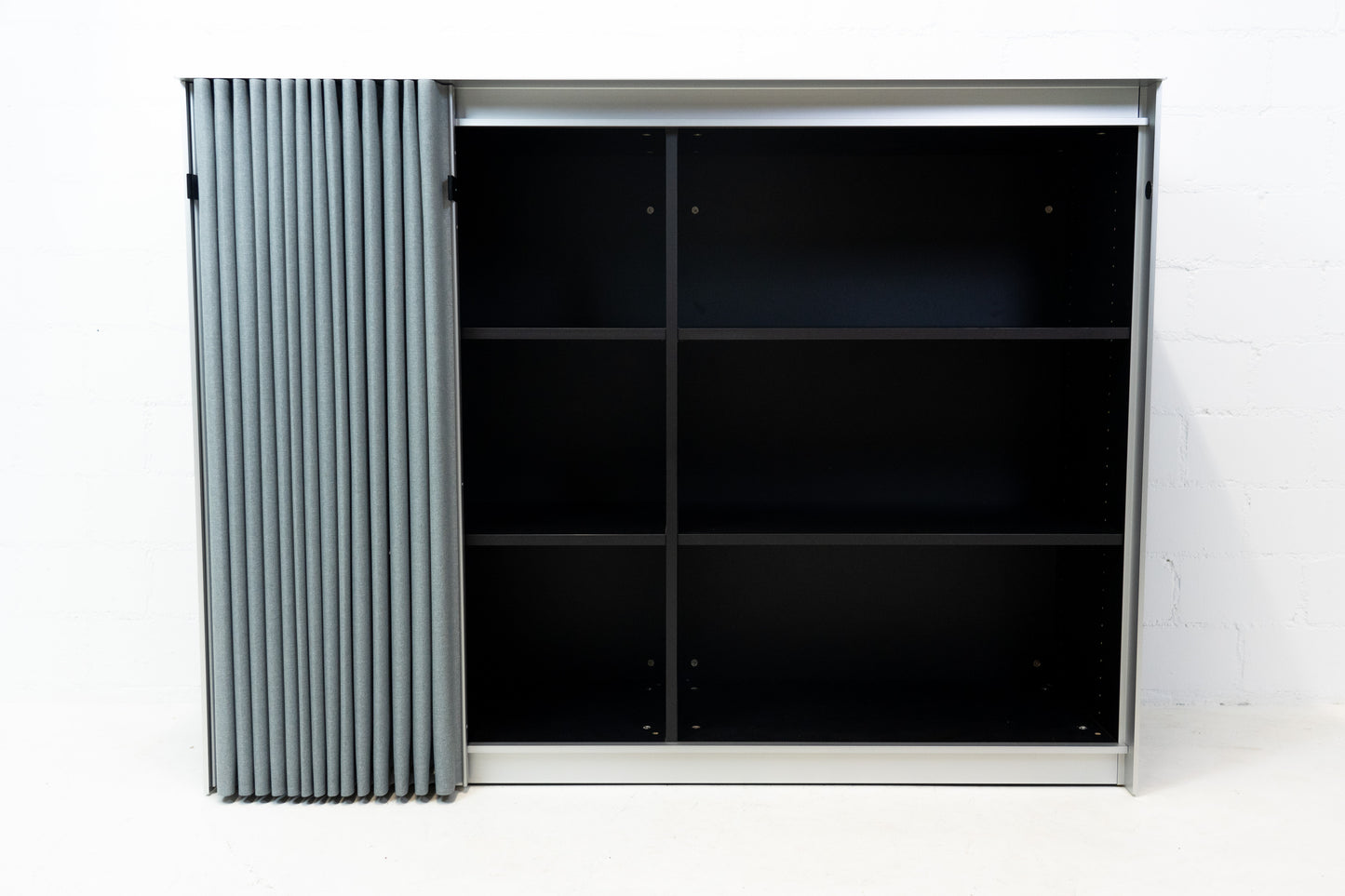 Thut Faltvorhang-Sideboard Nr. 2