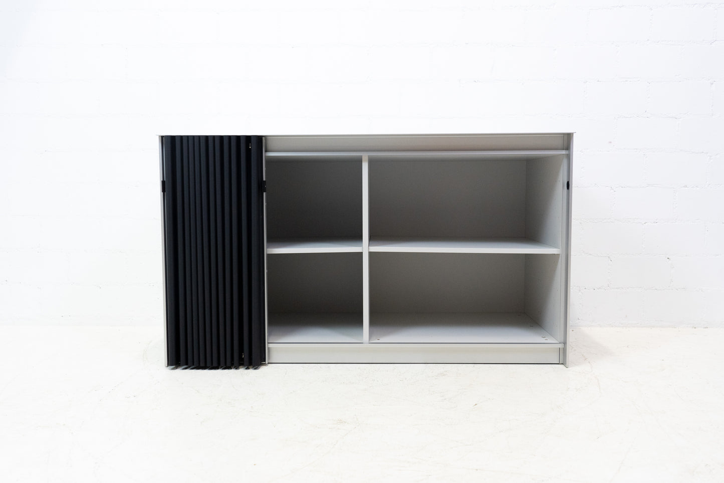 Thut Faltvorhang-Sideboard Nr. 3