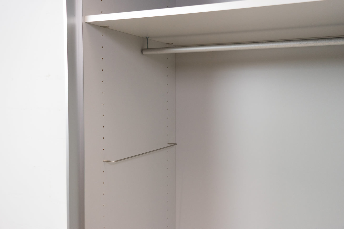 Thut Faltvorhang-Schrank Nr. 4