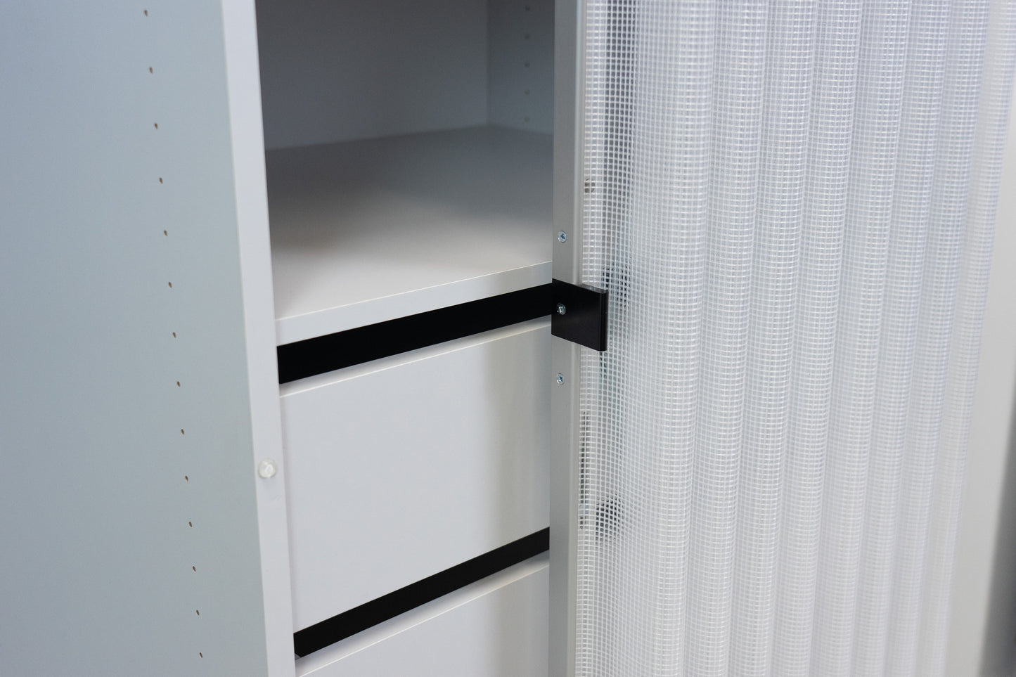 Thut Faltvorhang-Schrank Nr. 4