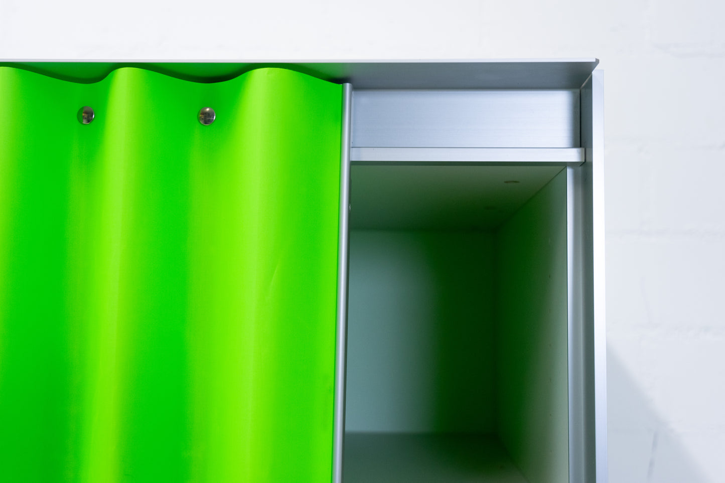 Thut Faltvorhang-Schrank Nr. 5