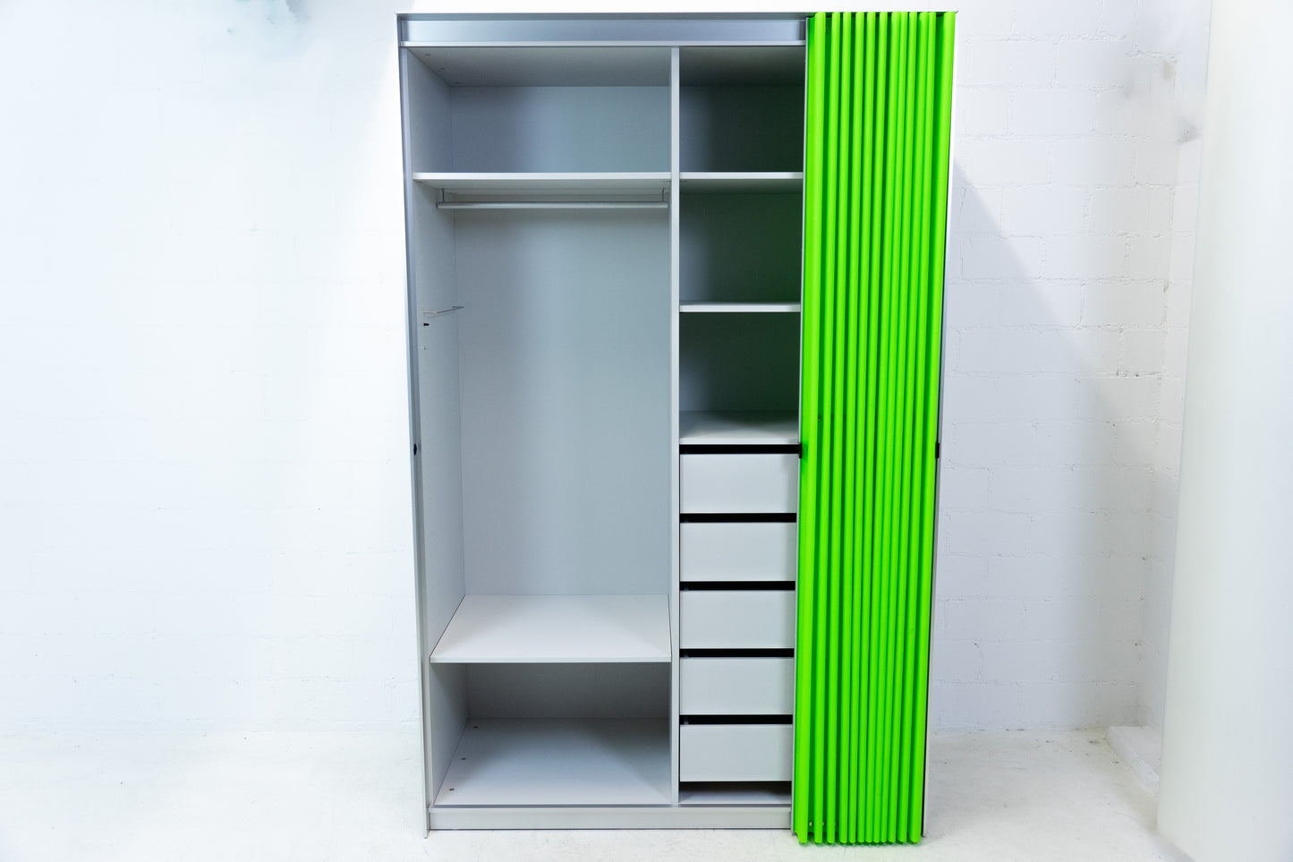 Thut Faltvorhang-Schrank Nr. 5