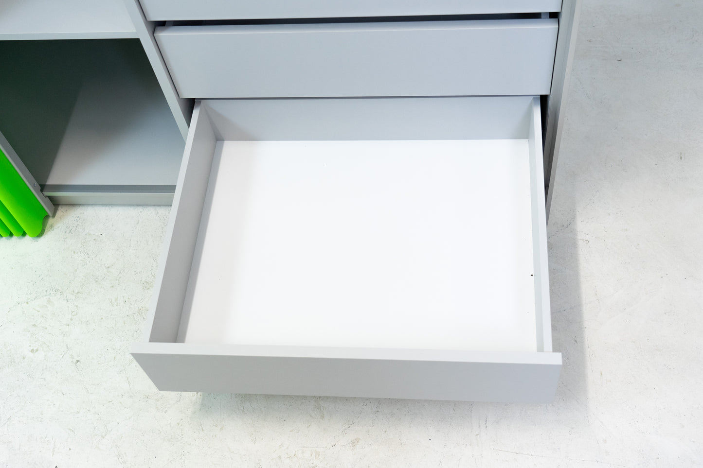 Thut Faltvorhang-Schrank Nr. 5