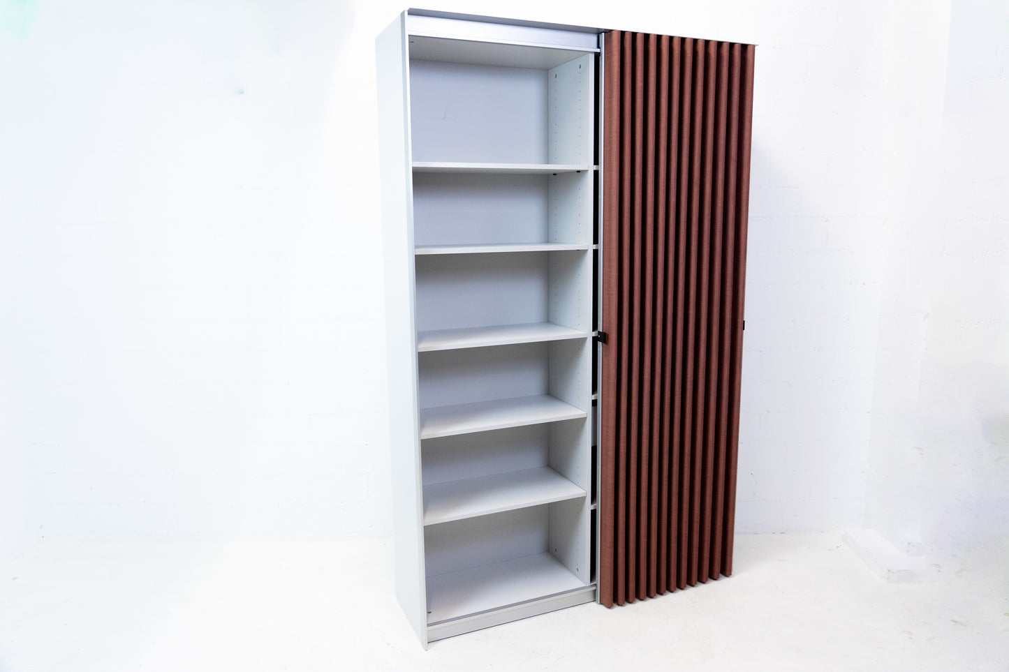 Thut Faltvorhang-Schrank Nr. 2
