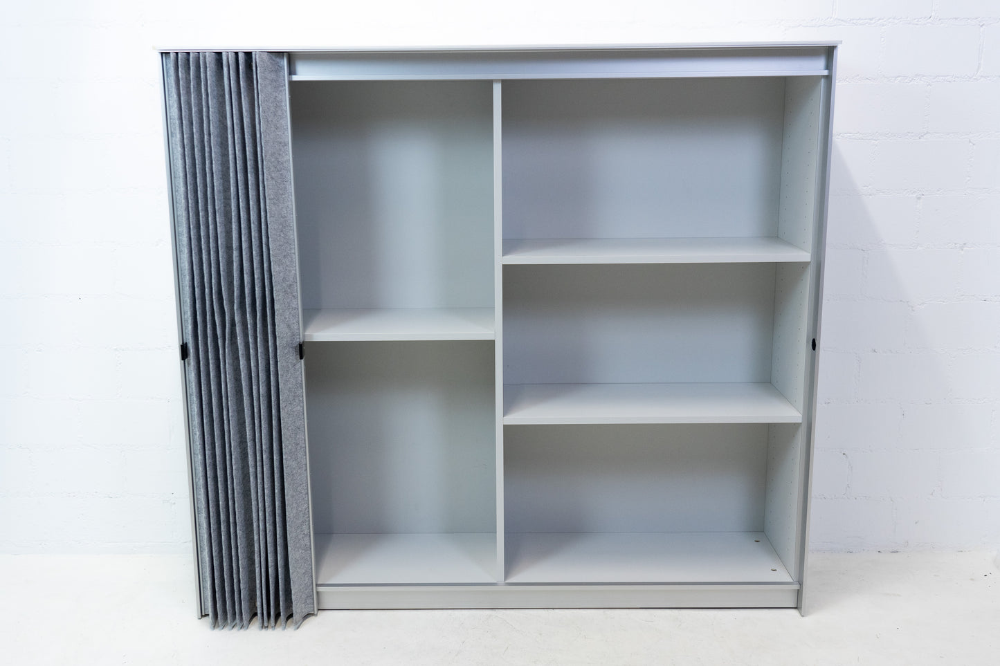 Thut Faltvorhang-Schrank Nr. 3