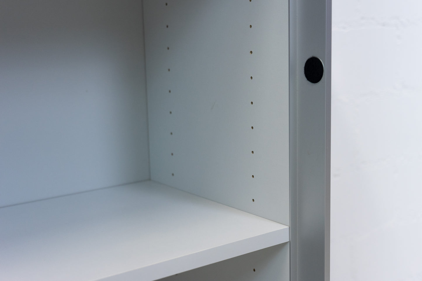 Thut Faltvorhang-Schrank Nr. 3