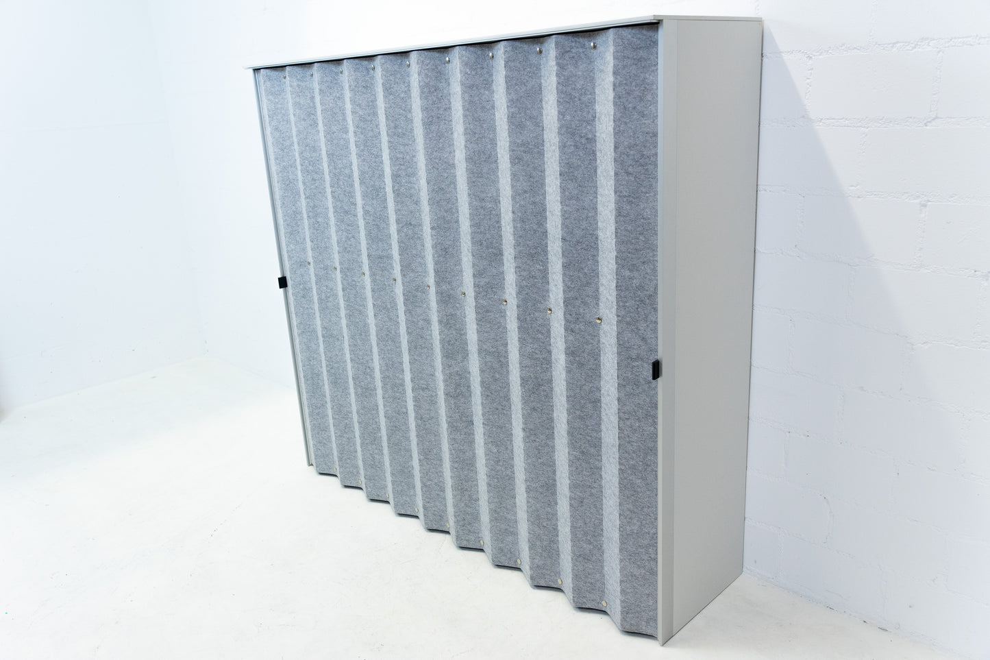 Thut Faltvorhang-Schrank Nr. 3