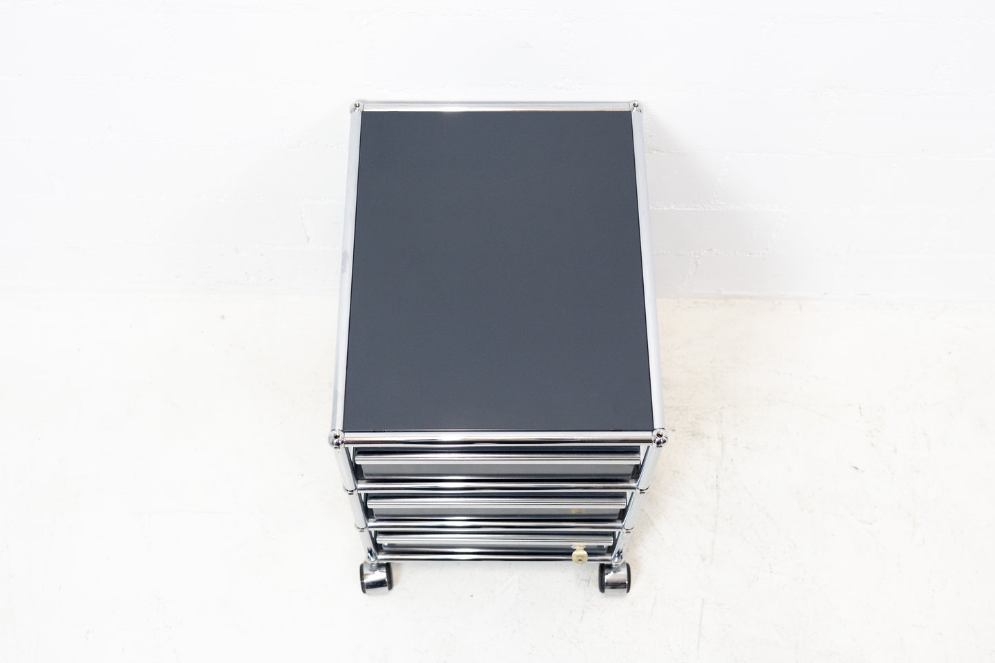 USM Haller Korpus Anthrazitgrau Nr. 14