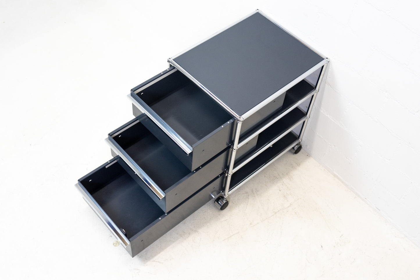 USM Haller Korpus Anthrazitgrau Nr. 14