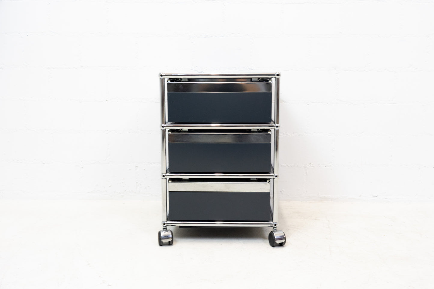 USM Haller Korpus Anthrazitgrau Nr. 14