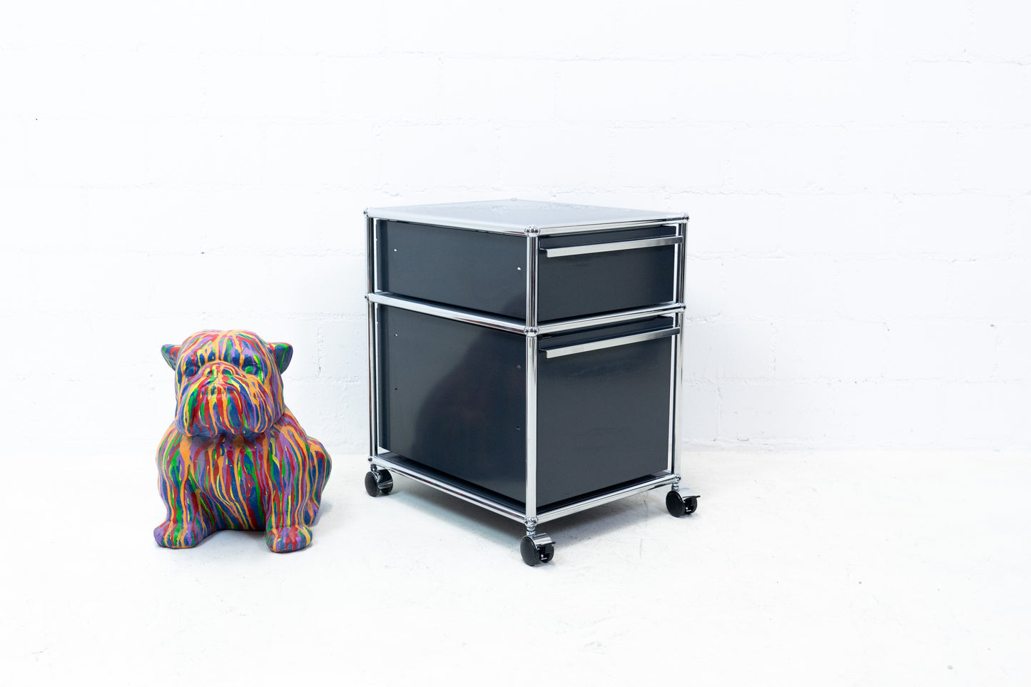 USM Haller Korpus Anthrazitgrau Nr. 15