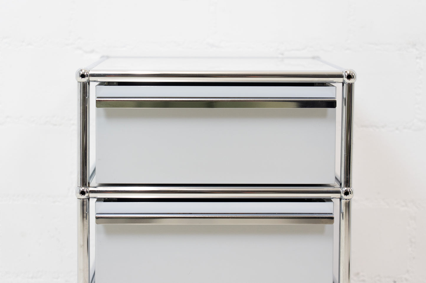 USM Haller Korpus Lichtgrau Nr. 7