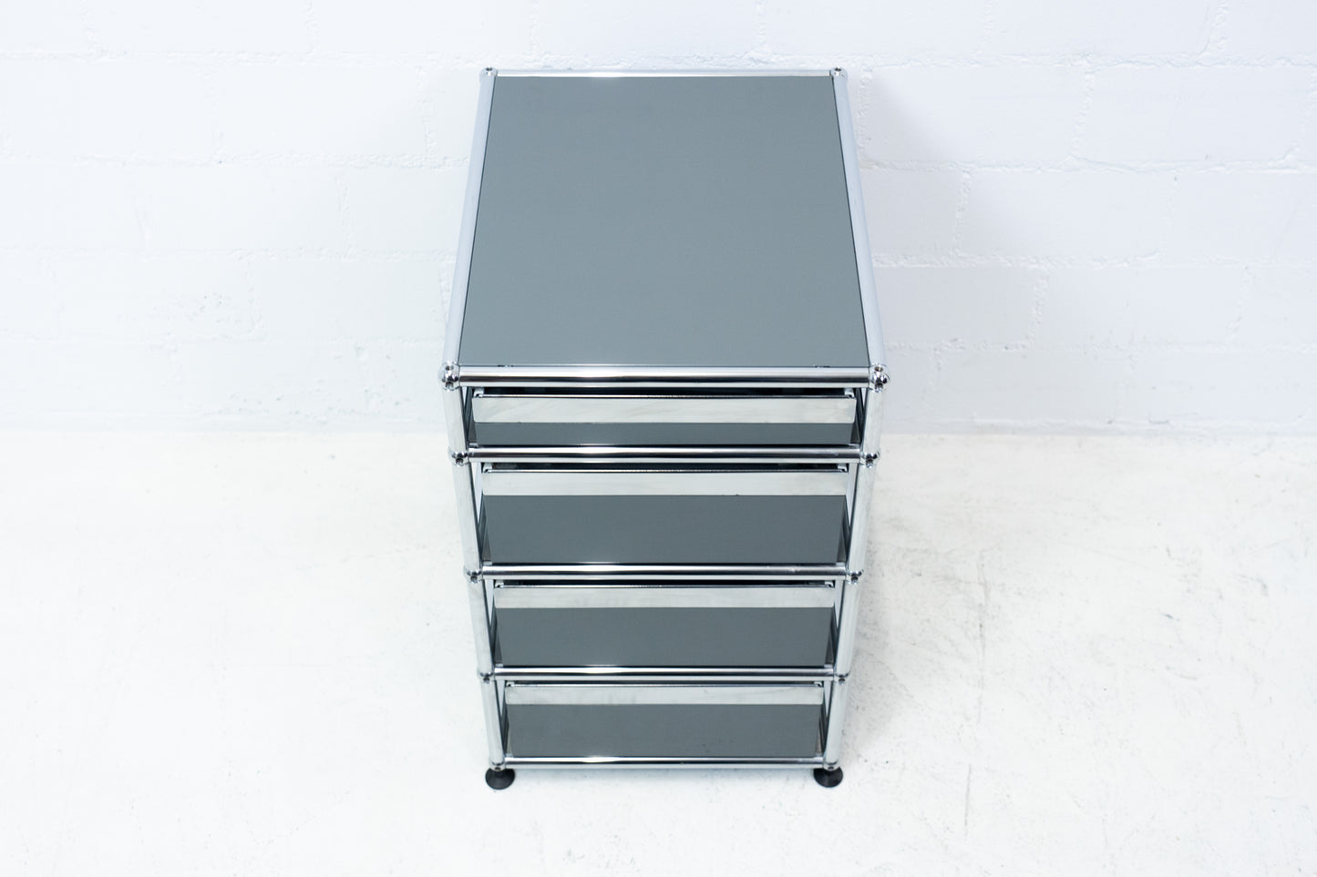 USM Haller Korpus Mittelgrau Nr. 3