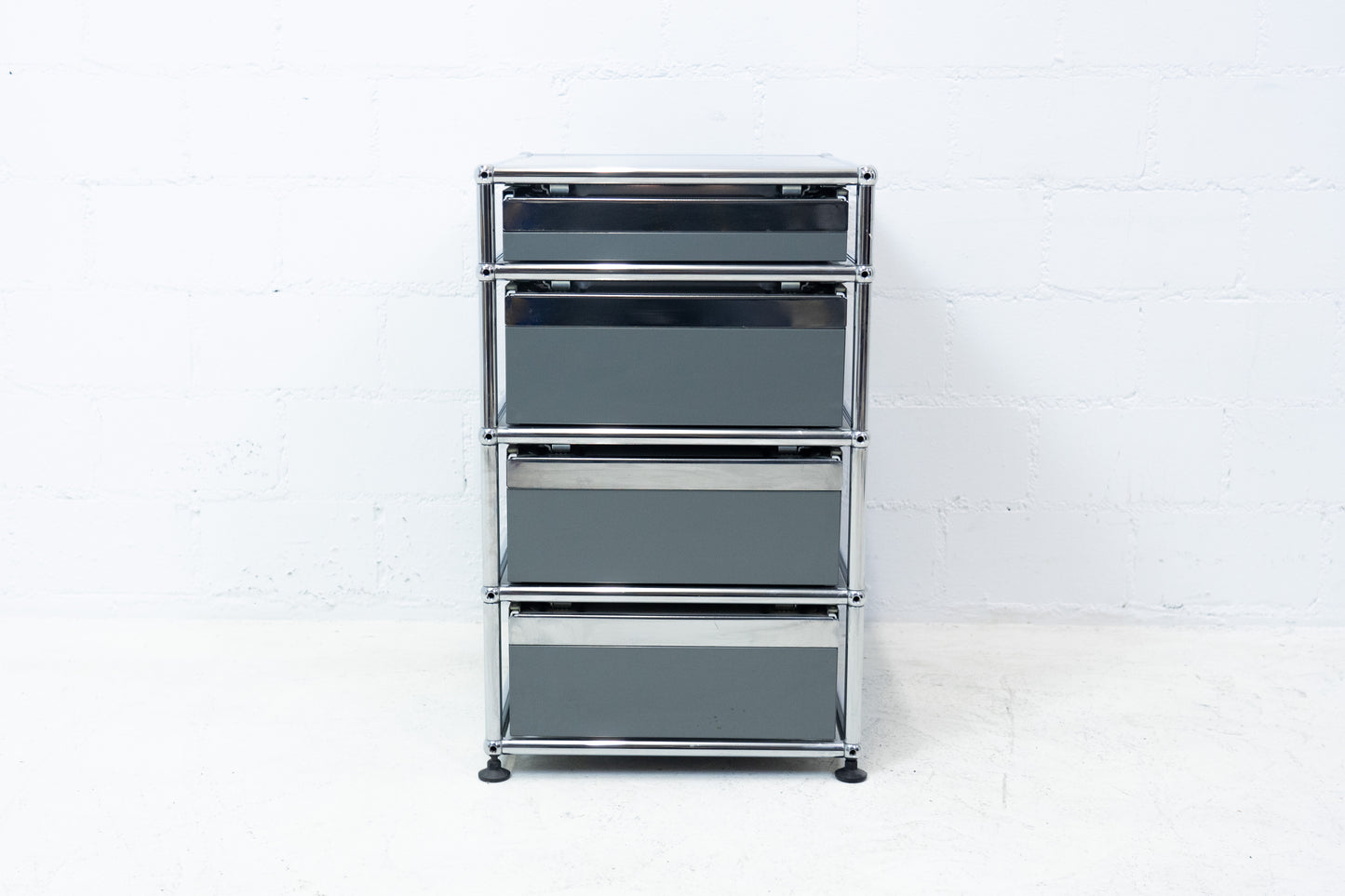 USM Haller Korpus Mittelgrau Nr. 3