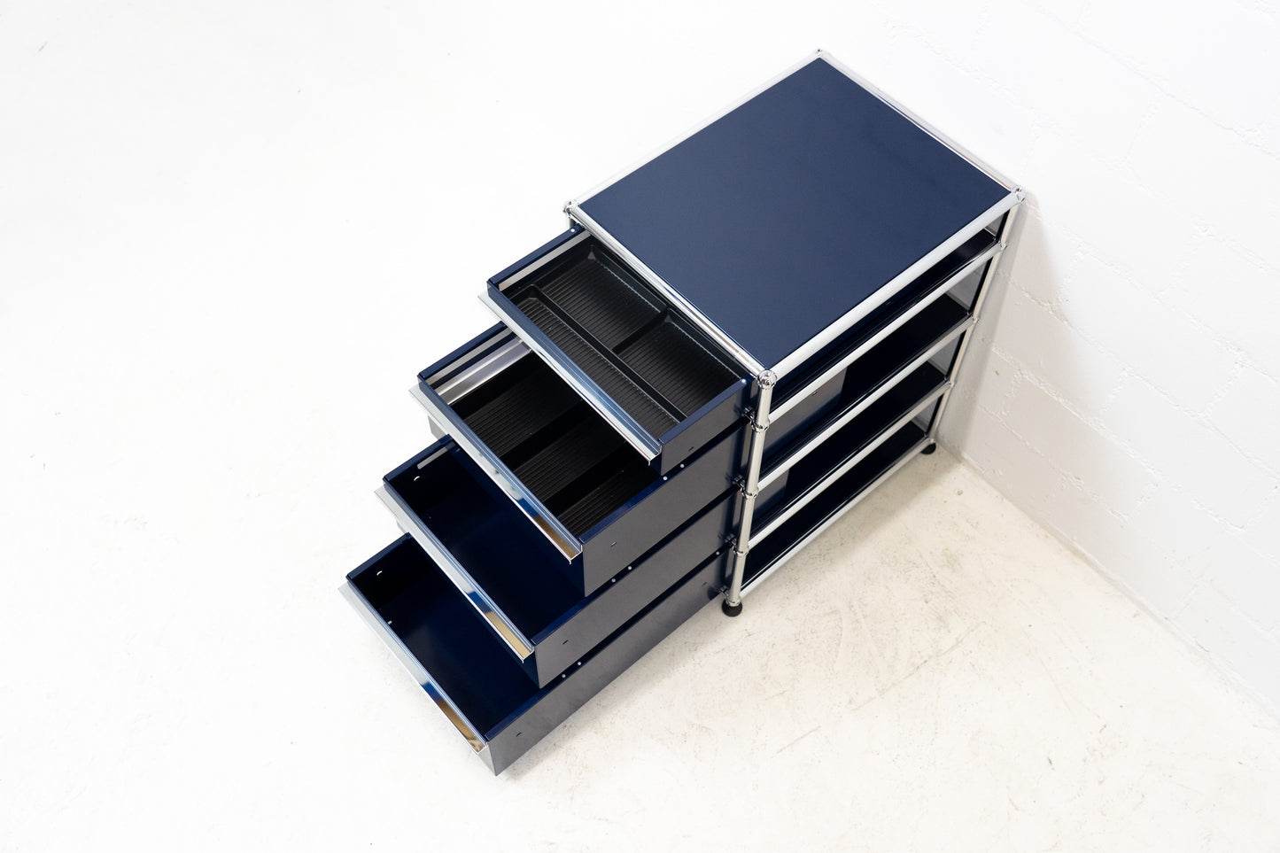 USM Haller Korpus Stahlblau Nr. 3