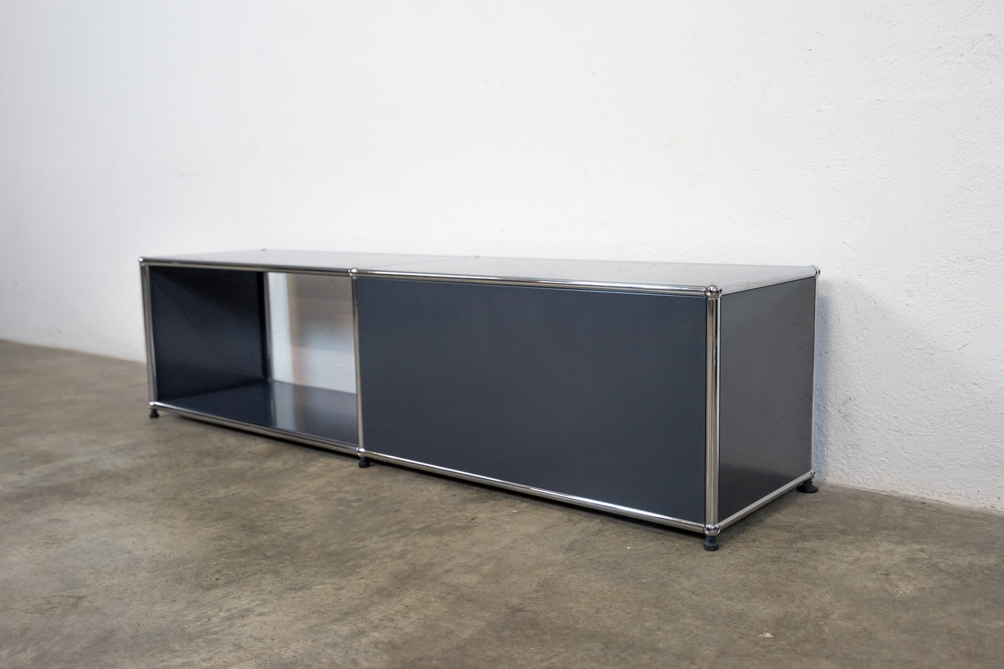 USM Haller Lowboard Anthrazitgrau Nr. 16