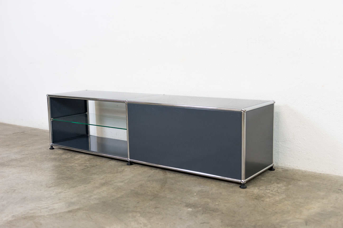 USM Haller Lowboard Anthrazitgrau Nr. 22
