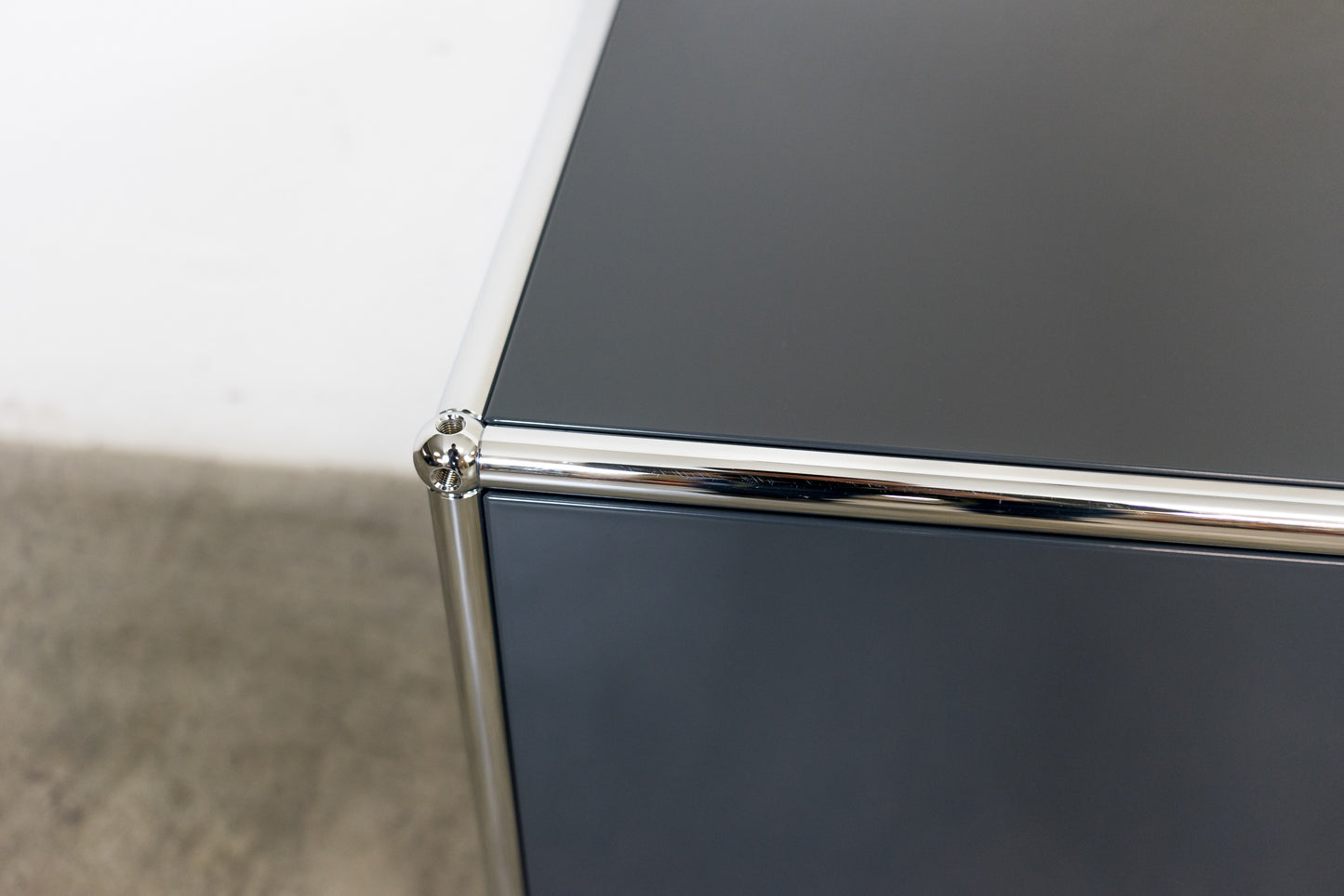 USM Haller Lowboard Anthrazitgrau Nr. 22