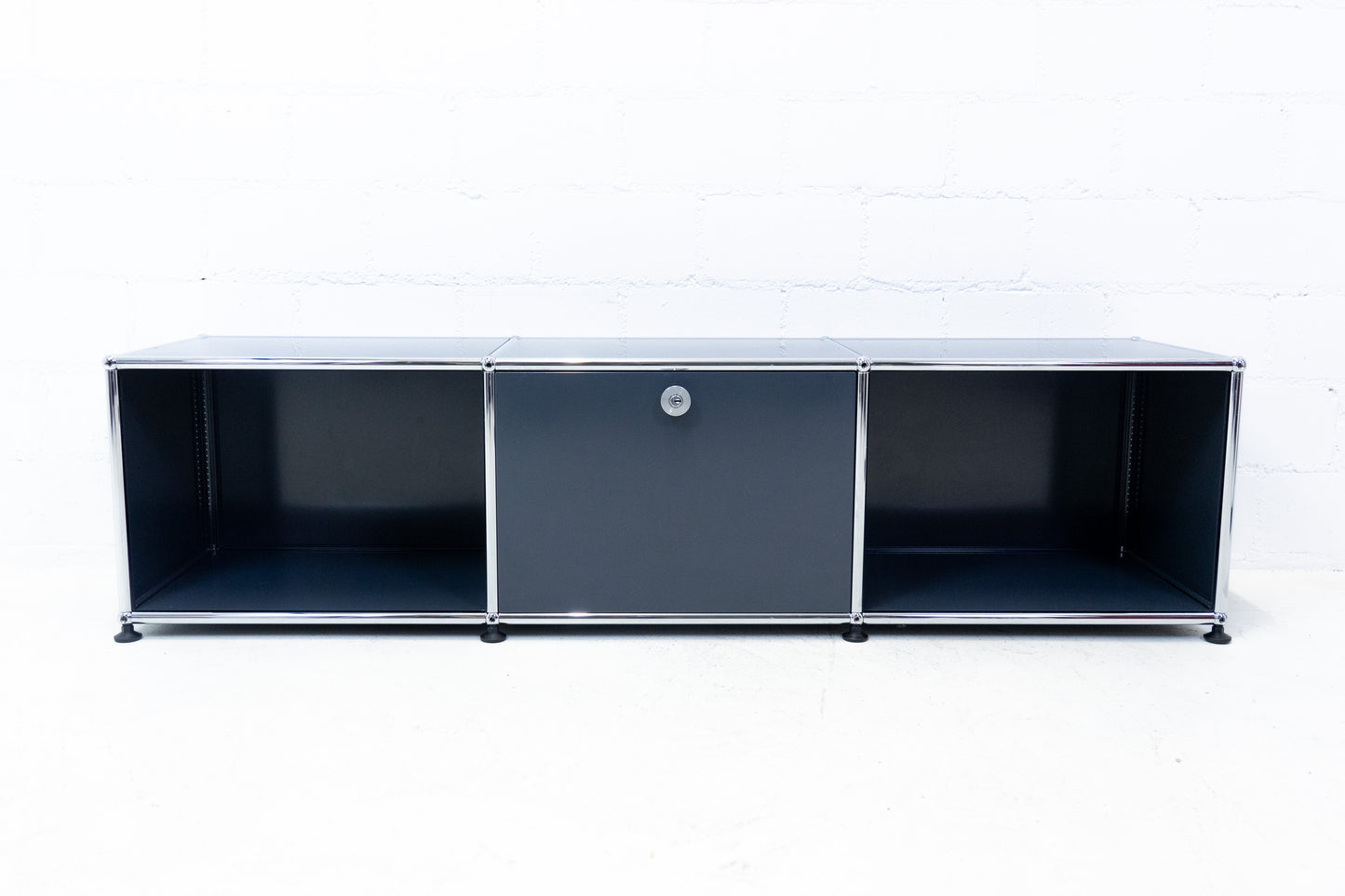 USM Haller Lowboard Anthrazitgrau Nr. 24