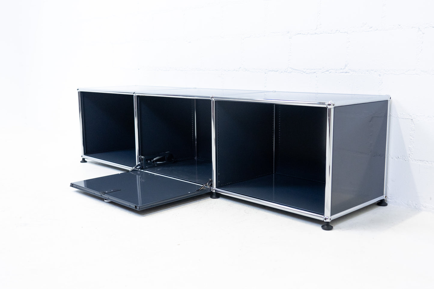 USM Haller Lowboard Anthrazitgrau Nr. 24