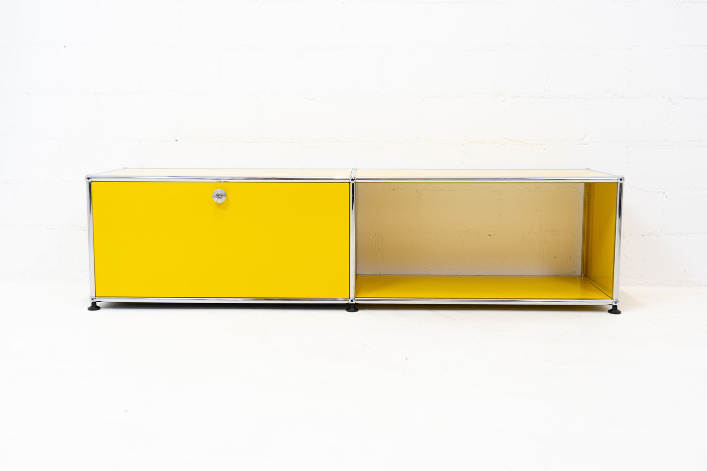 USM Haller Lowboard Goldgelb Nr. 1