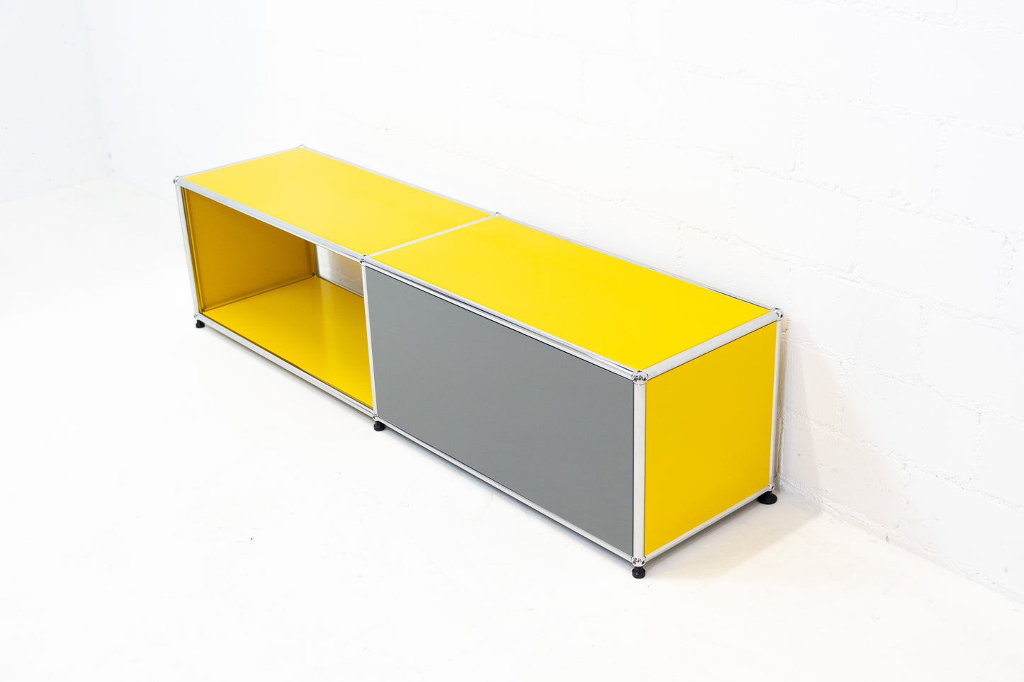 USM Haller Lowboard Goldgelb Nr. 1