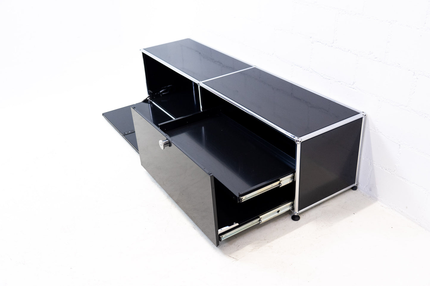 USM Haller Lowboard Gaphit Schwarz Nr. 10