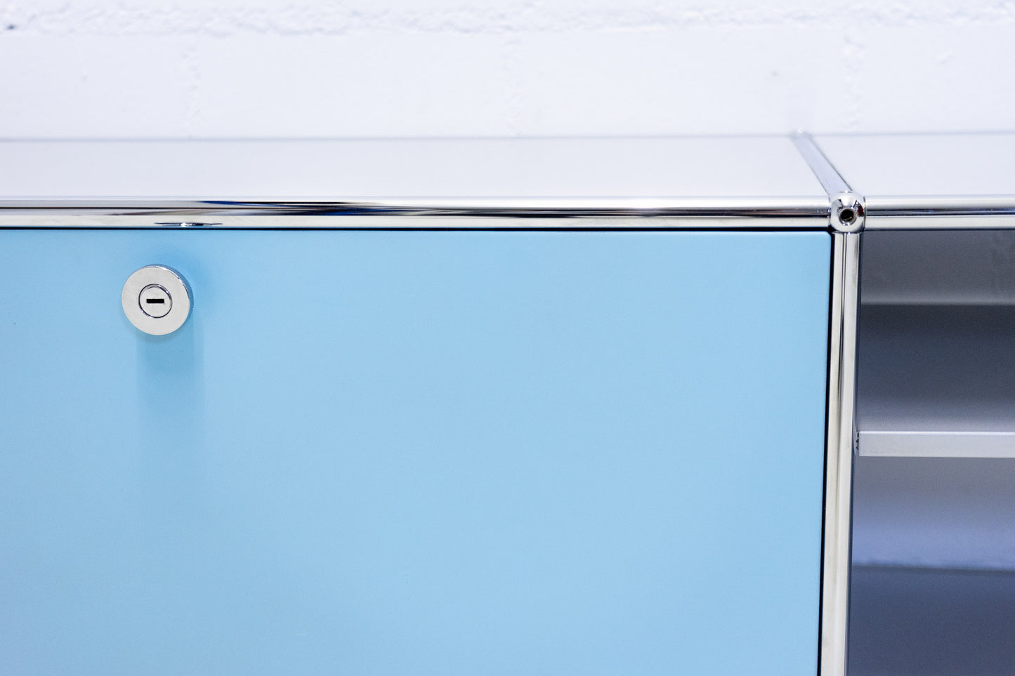 USM Haller Lowboard Mattsilber Blau Nr. 1