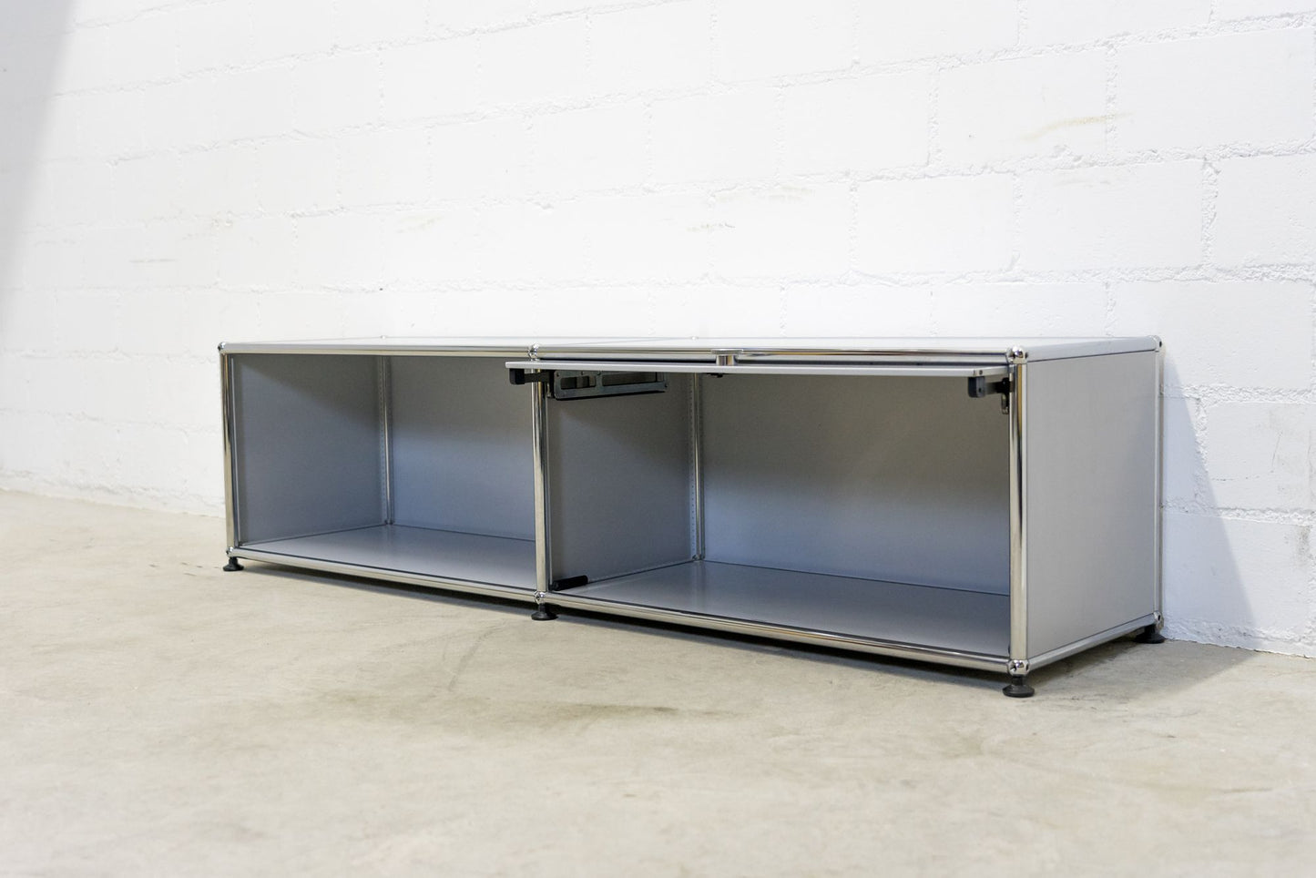 USM Haller Lowboard Mattsilber Nr. 11