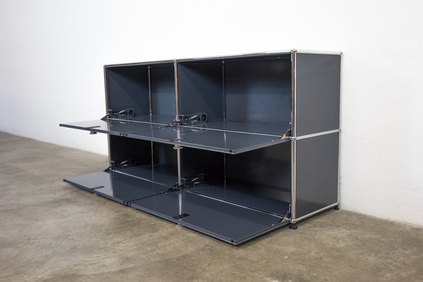 USM Haller Sideboard Anthrazitgrau Nr. 39