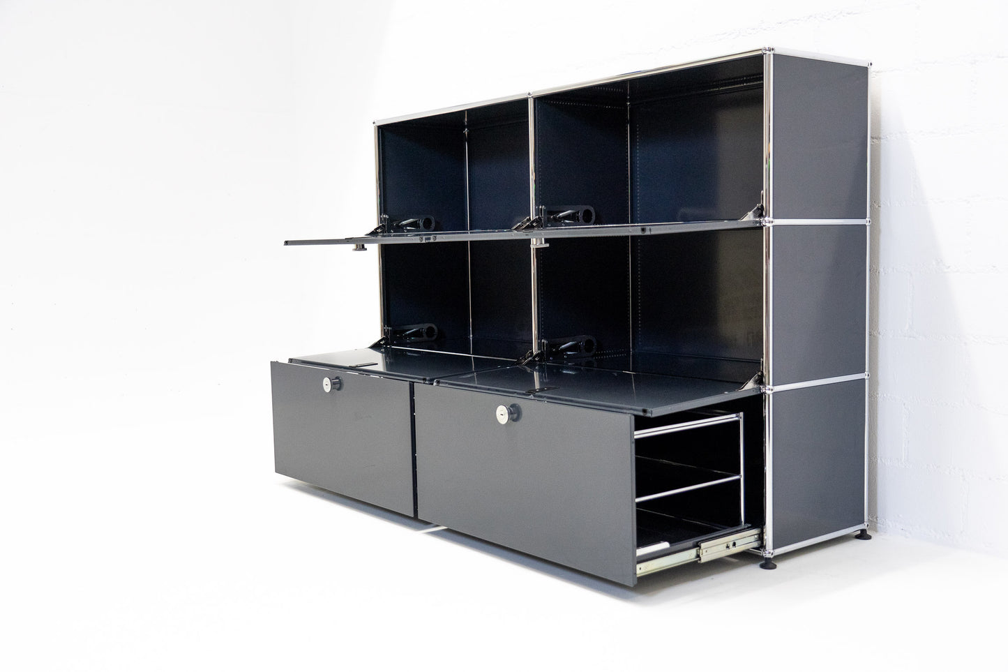 USM Haller Sideboard Anthrazitgrau Nr. 47