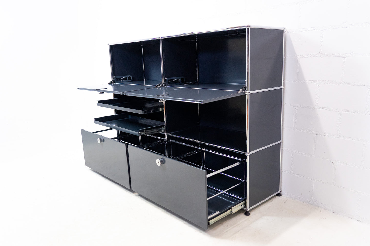 USM Haller Sideboard Anthrazitgrau Nr. 51