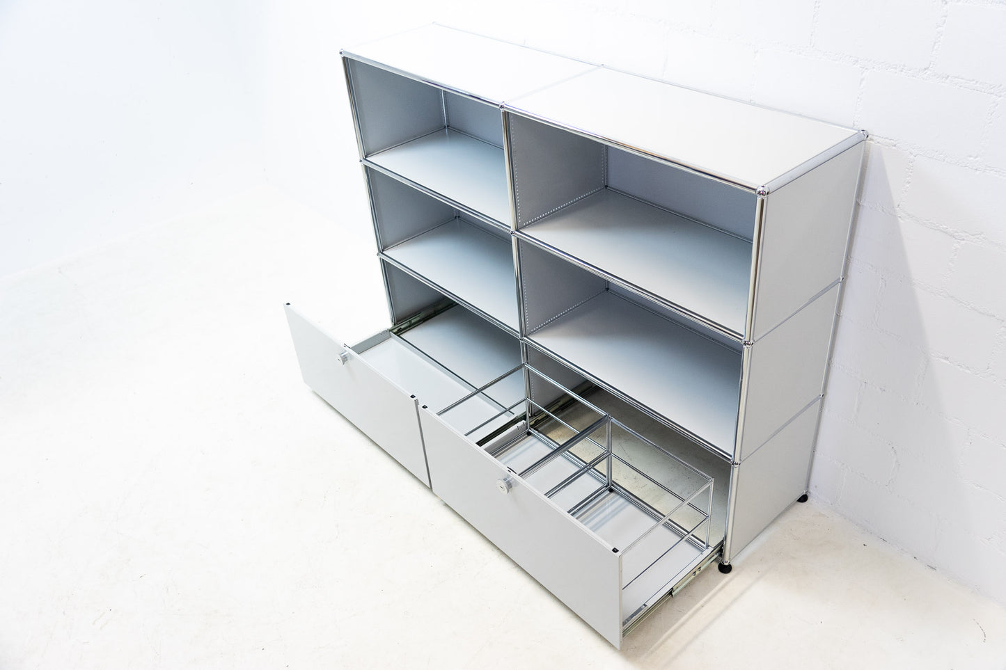 USM Haller Sideboard Lichtgrau Nr. 25