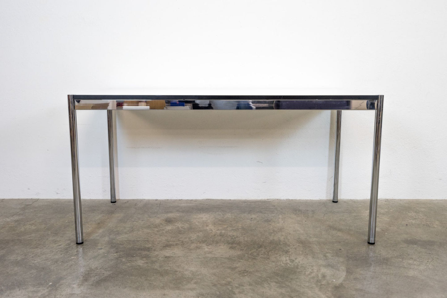 USM Haller Bürotisch 150x75 cm Perlgrau