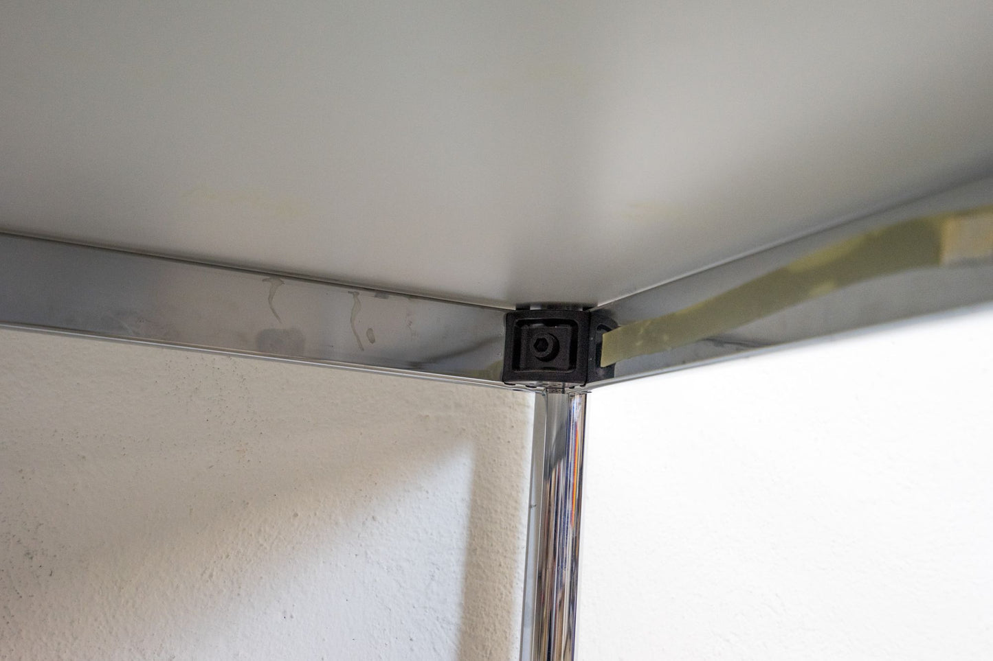 USM Haller Bürotisch 150x75 cm Perlgrau