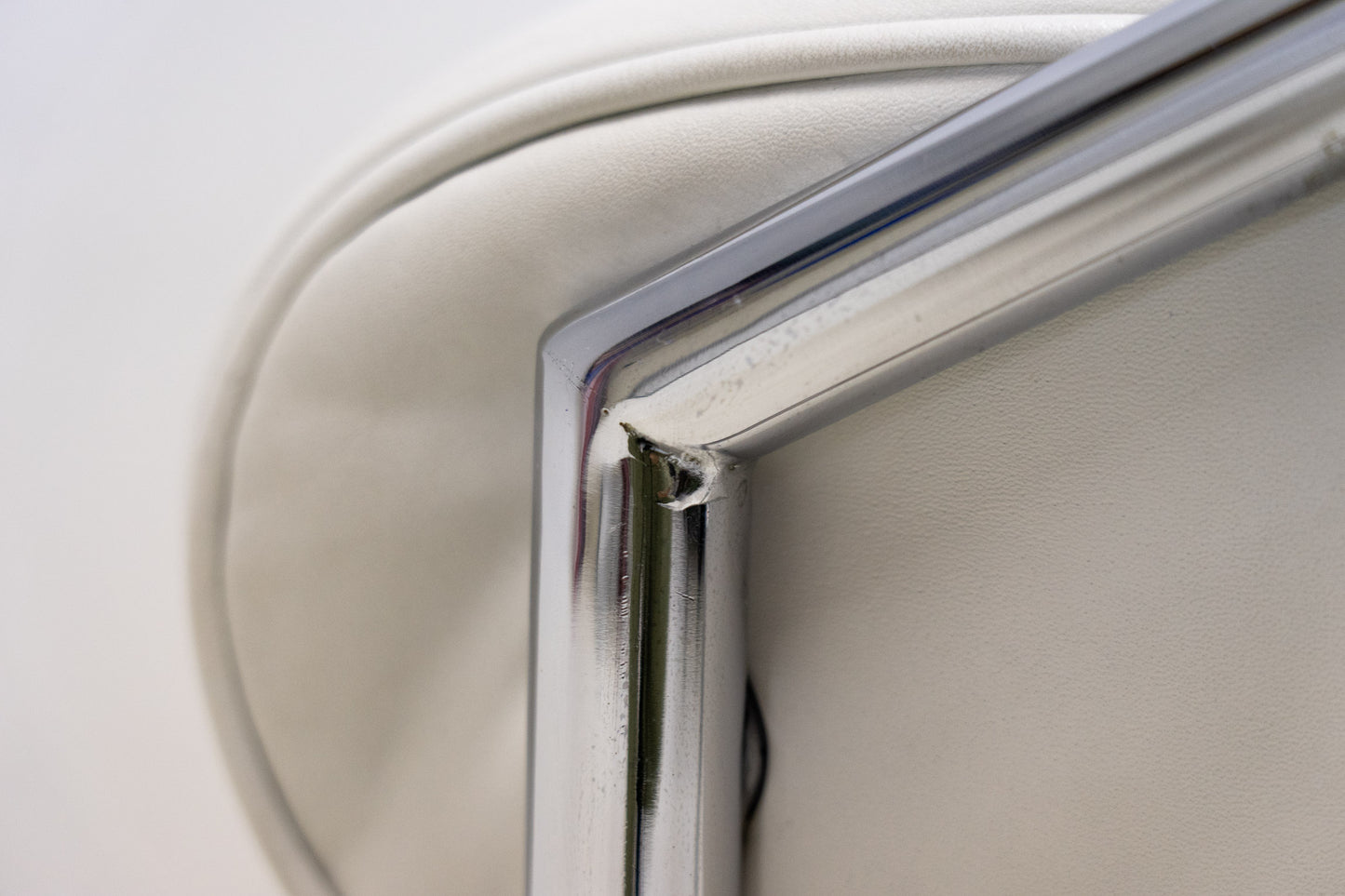 Vereinigte Werkstätten Non Conformist Sessel Eileen Gray