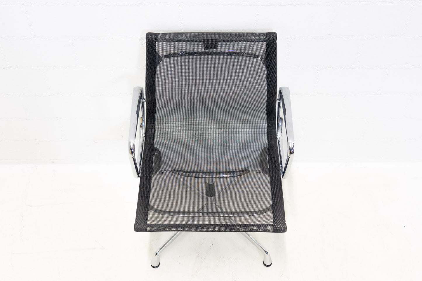 Vitra Eames Aluminium Chair EA 108 Netz