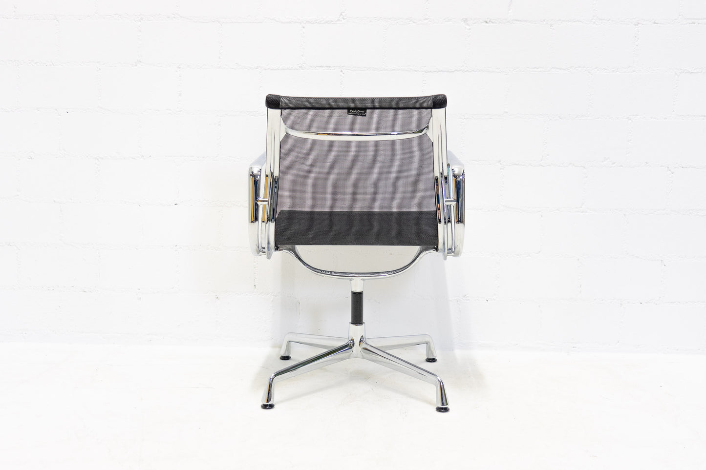 Vitra Eames Aluminium Chair EA 108 Netz