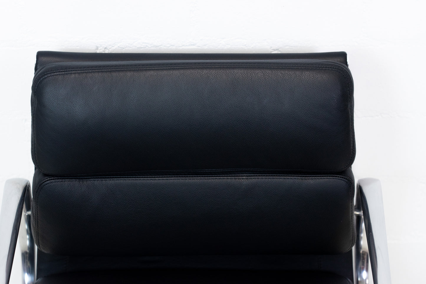 Vitra Eames Aluminium Chair EA 208 Leder Nr. 2