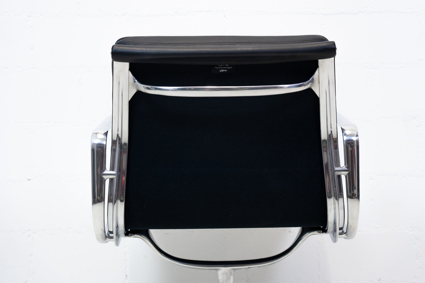 Vitra Eames Aluminium Chair EA 208 Leder Nr. 2