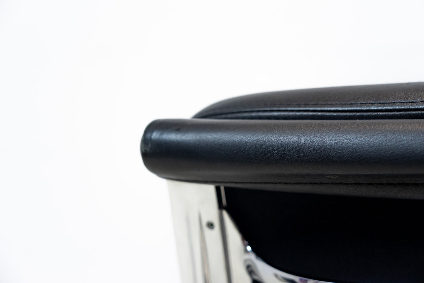 Vitra Eames Aluminium Chair EA 208 Leder Nr. 3