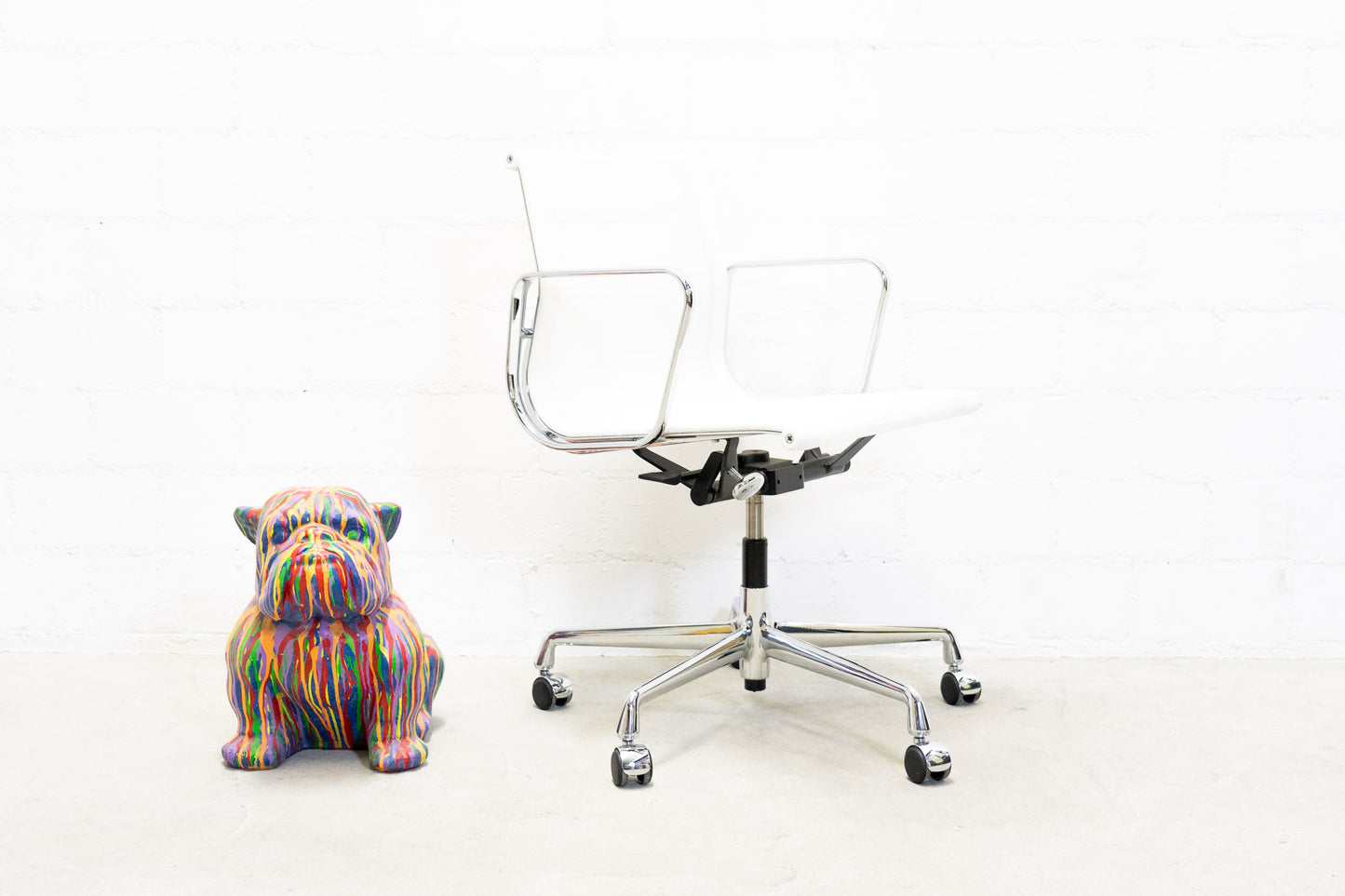 Vitra Aluminium Chair EA 117 Netz Weiss