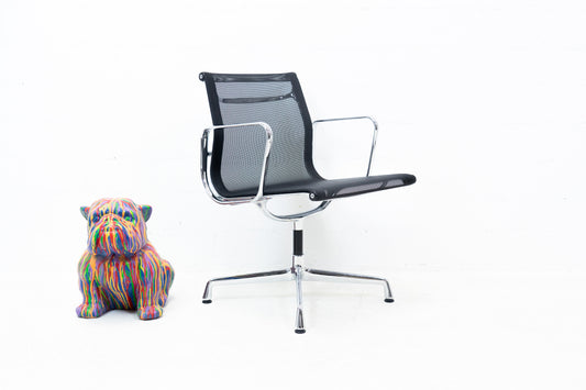 Vitra Eames Aluminium Chair EA 107 Netz Nr. 2