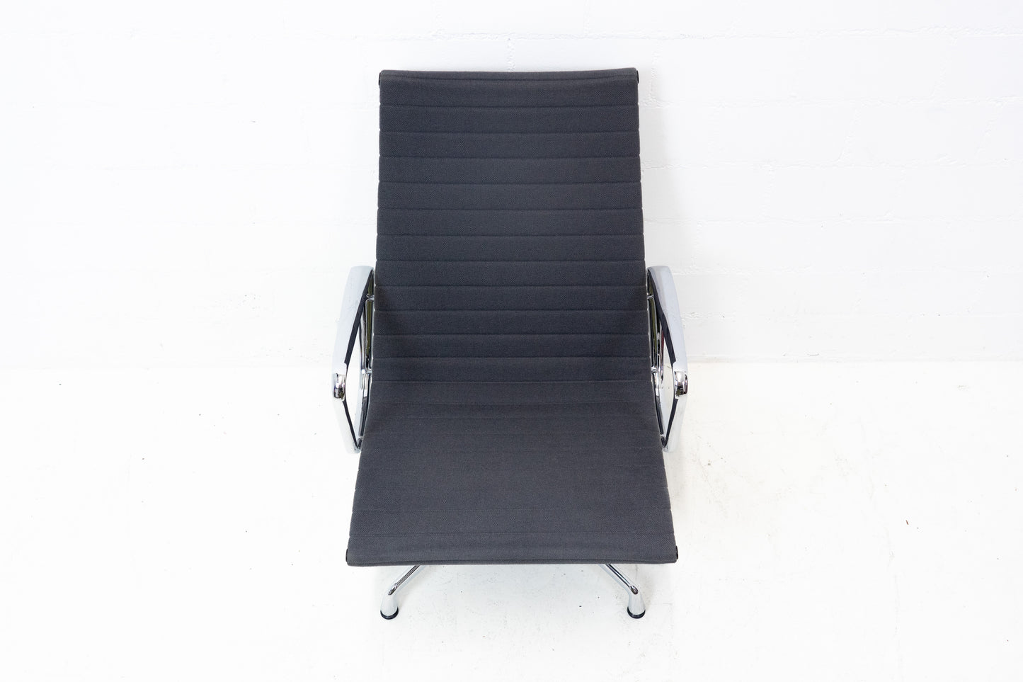 Vitra Eames Aluminium Chair EA 116 Nr. 3