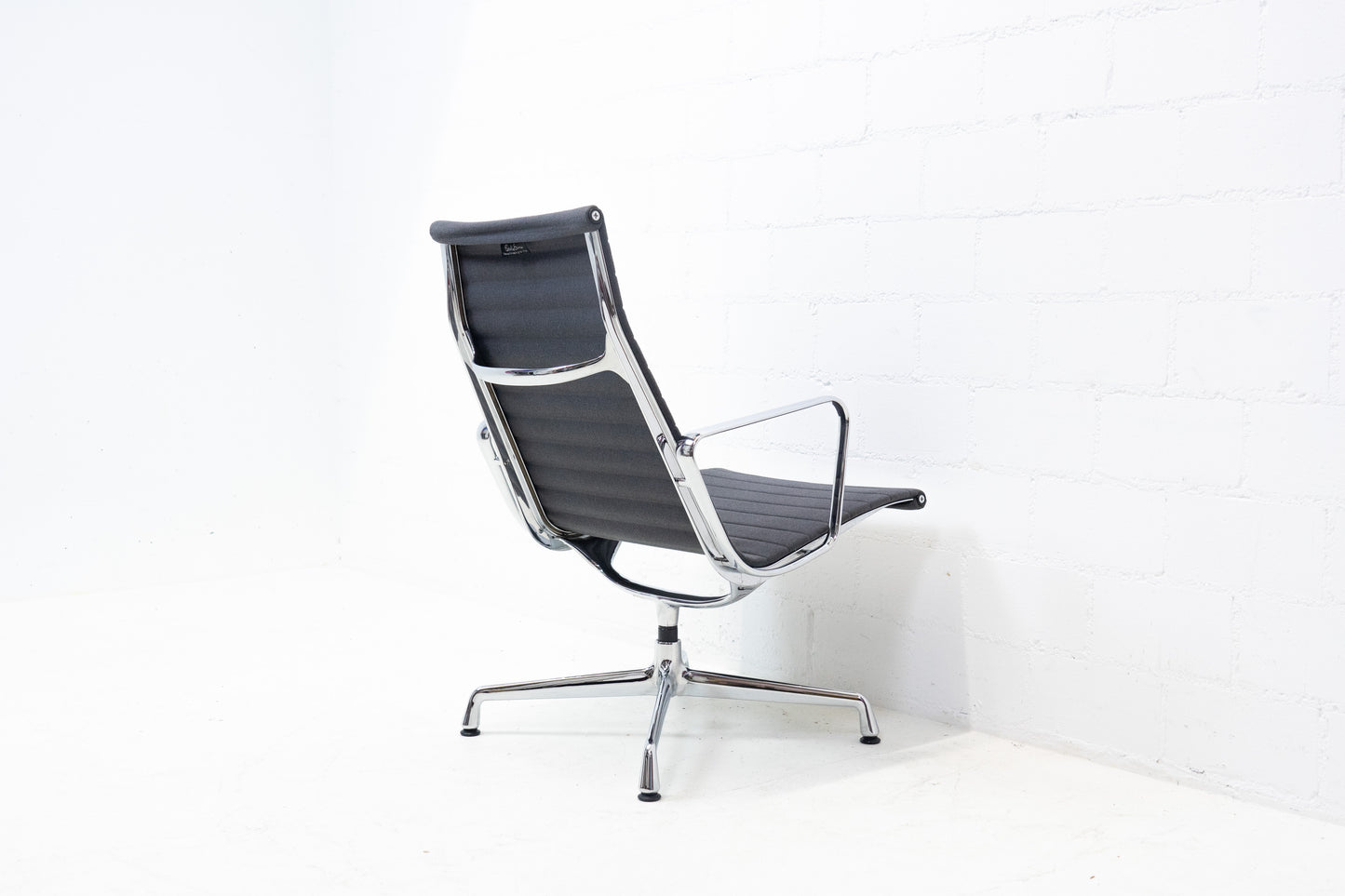 Vitra Eames Aluminium Chair EA 116 Nr. 3