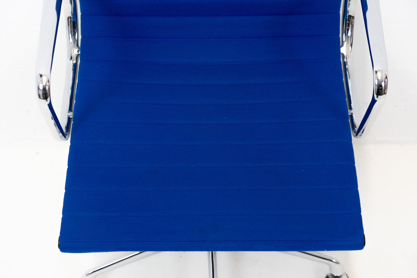 Vitra Aluminium Chair EA 117 Hopsak Nr. 4