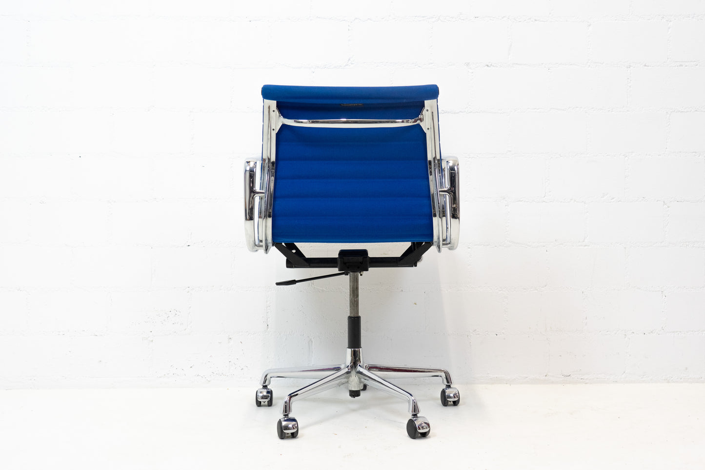Vitra Aluminium Chair EA 117 Hopsak Nr. 4
