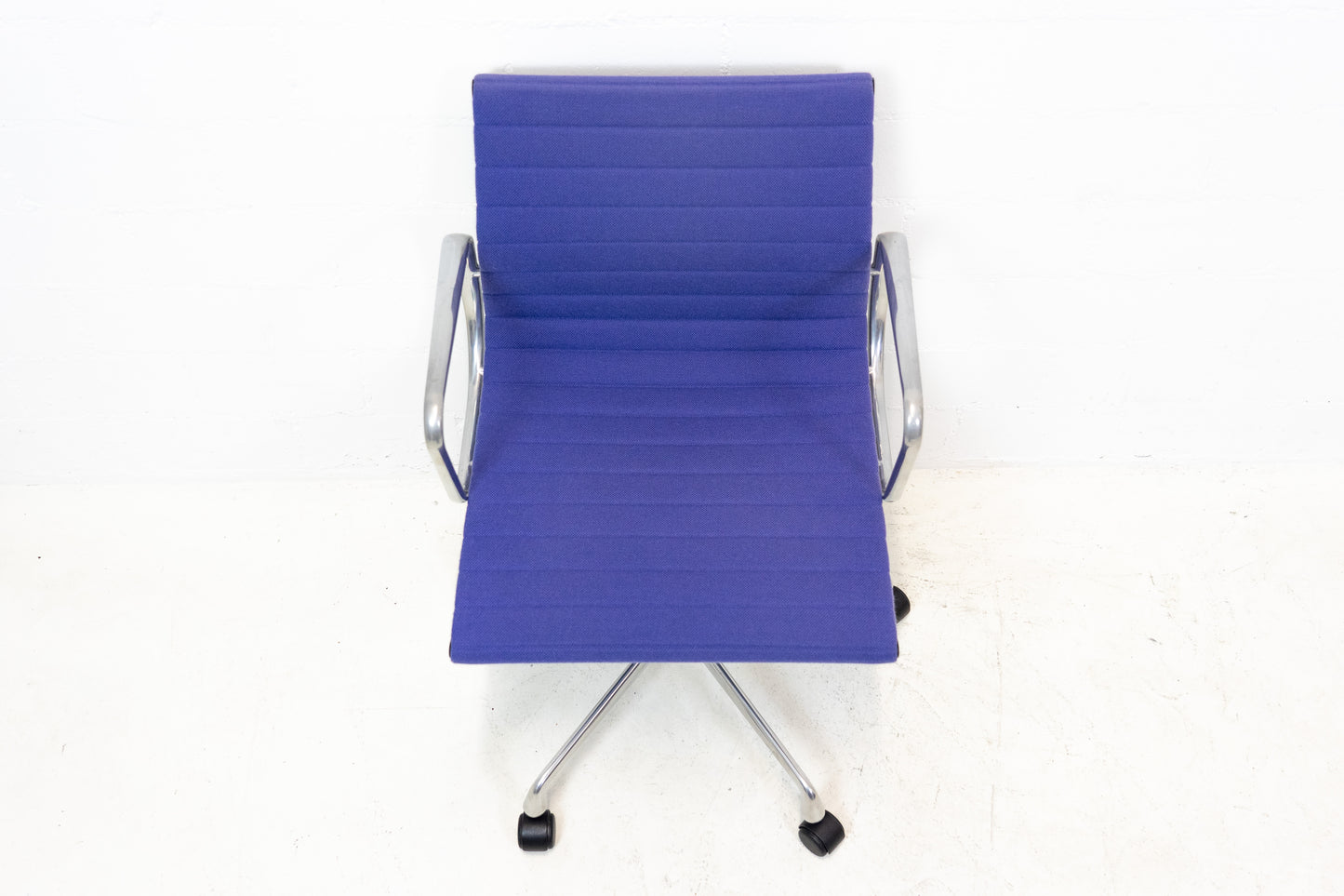 Vitra Aluminium Chair EA 117 Hopsak Nr. 3