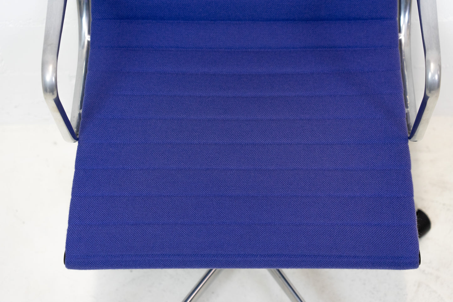 Vitra Aluminium Chair EA 117 Hopsak Nr. 3