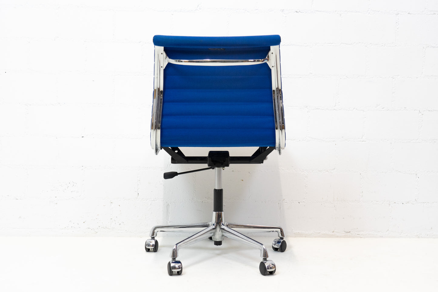 Vitra Aluminium Chair EA 117 Hopsak Nr. 5